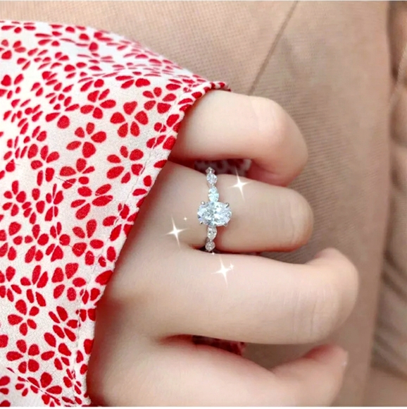 New Elegant White Sapphire Wedding Ring - Picture 2 of 6